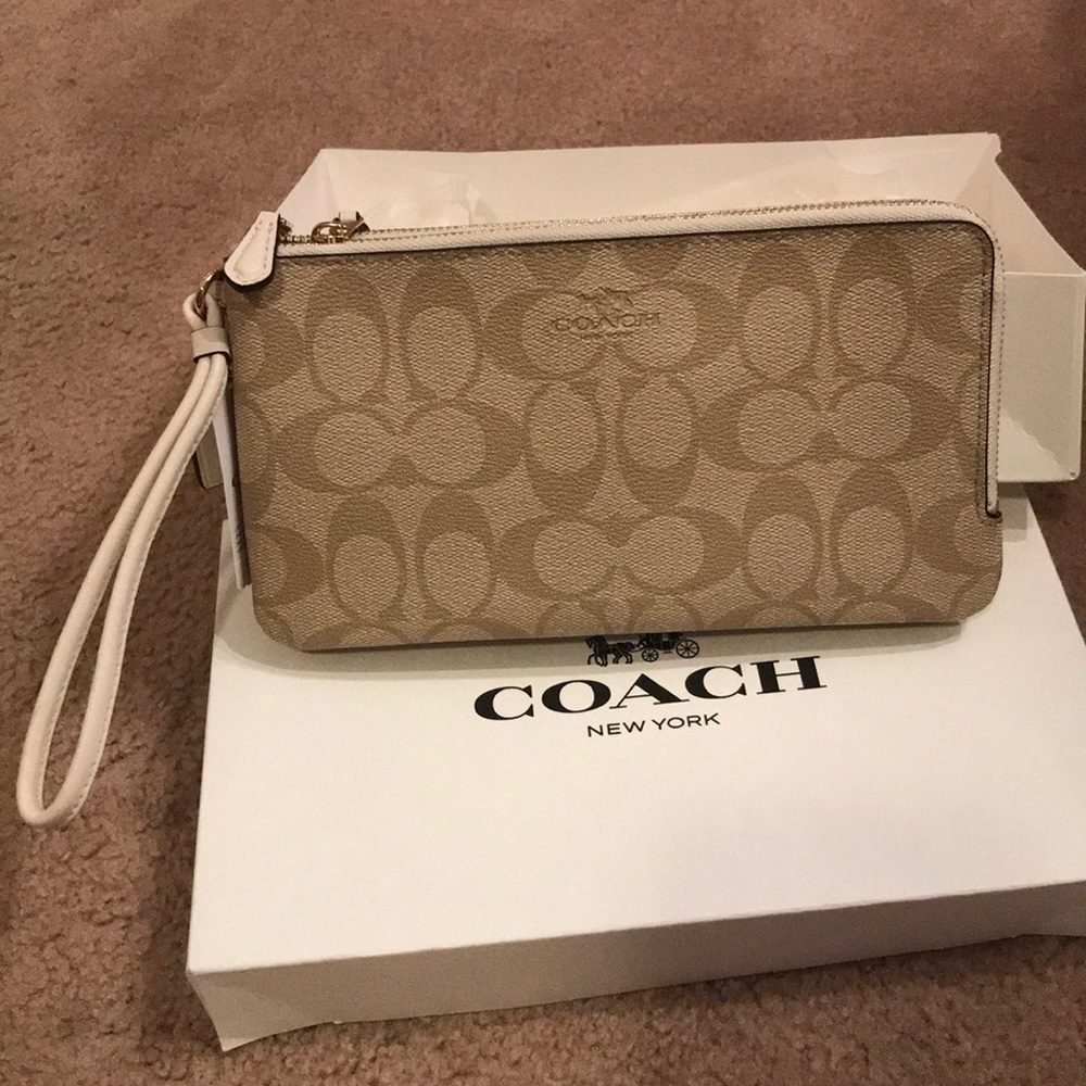 Tan coach wristlet NWT and box!!!